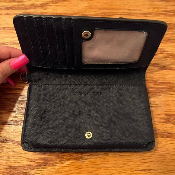 Navy blue flower print Michael Kors wallet 🩶 - Picture 3 of 5